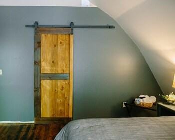 The Old Catskill Game Farm Inn Hotel in Hudson Valley