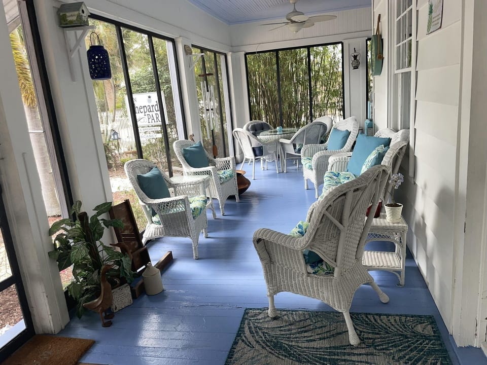 Inn Shepard's Park Hotel in Stuart
