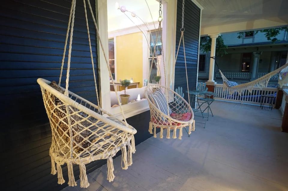 Tree House Hotel in Vestavia Hills