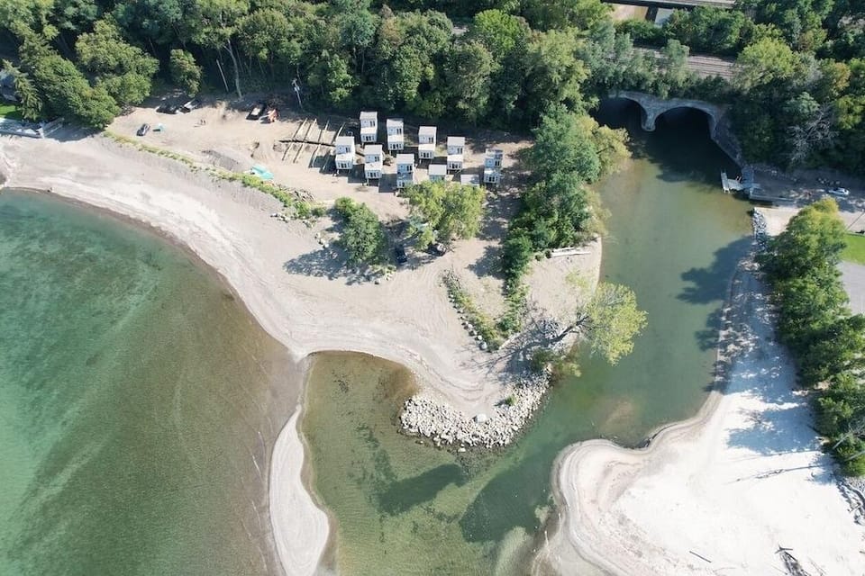 Hideaway Bay Resort Hotel in Lake Erie