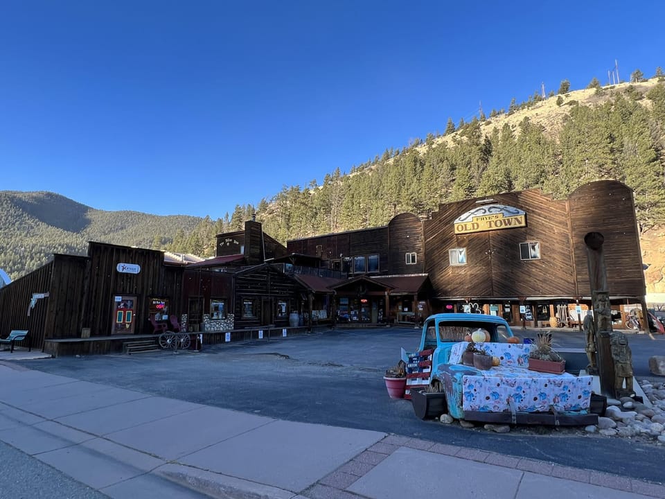 Mountain View Lodge Hotel in Red River