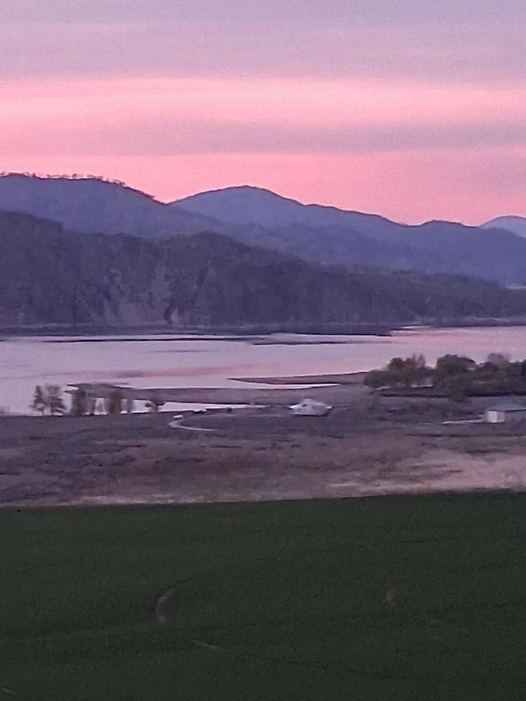 The River Rue RV Park Hotel in Franklin D Roosevelt Lake