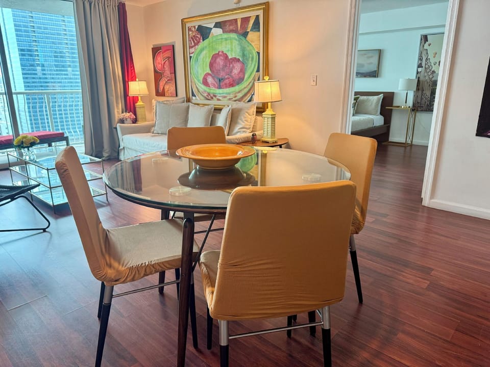 Miami Brickell unit Balcony Pool 1 pkg Hotel in Brickell