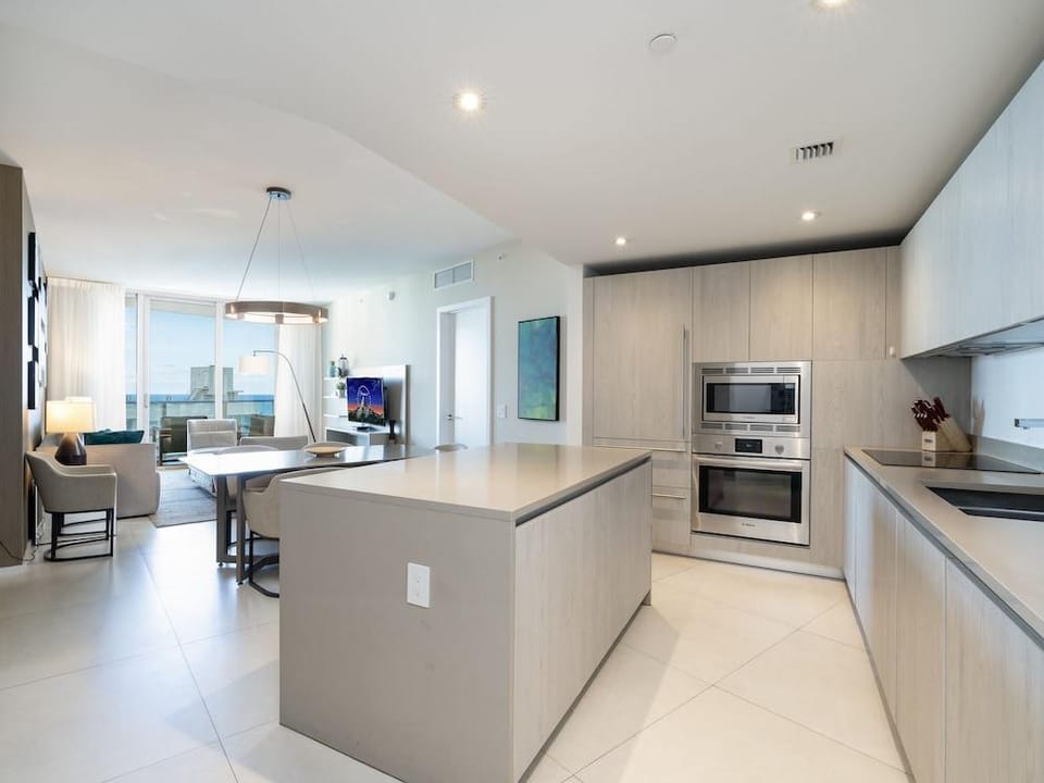 Beachfront Condos at HR by Cielo Stays Hotel in Hollywood Beach