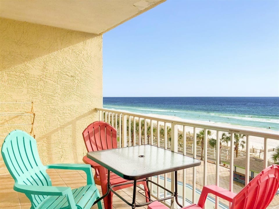 The Summit 515 Hotel in Upper Grand Lagoon