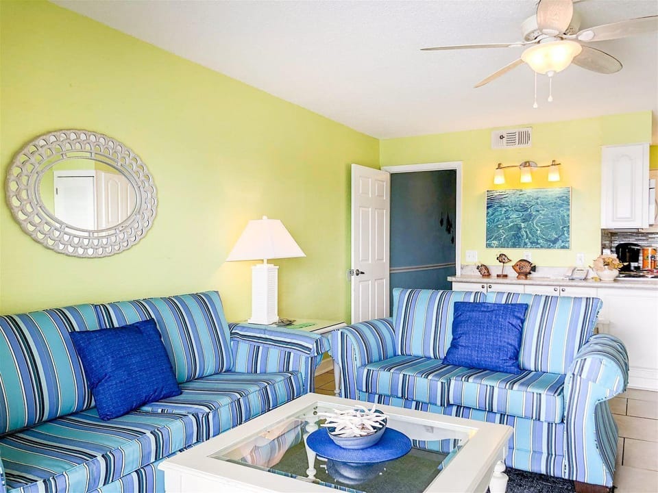 The Summit 1017 Hotel in Upper Grand Lagoon