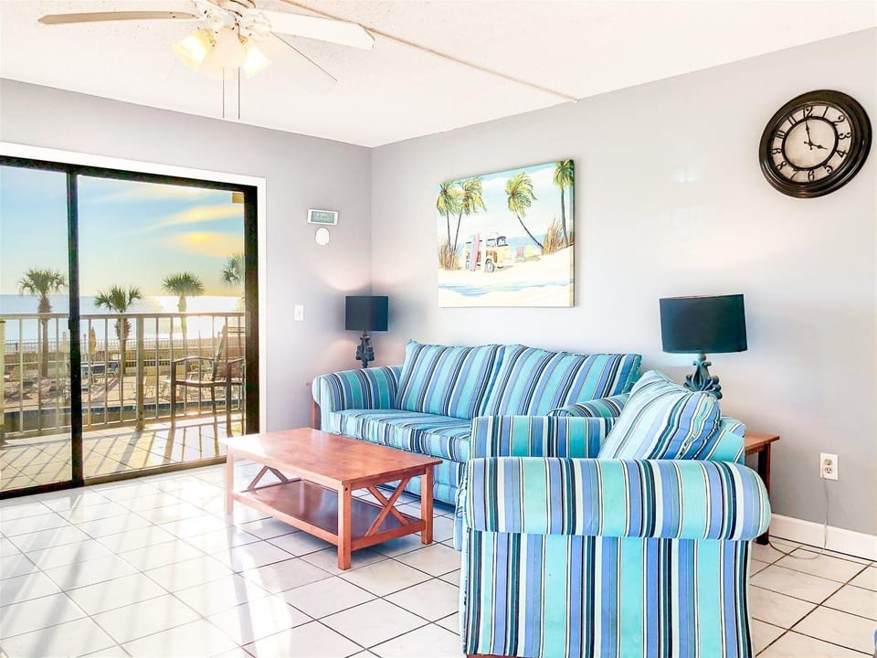 The Summit 215 Hotel in Upper Grand Lagoon