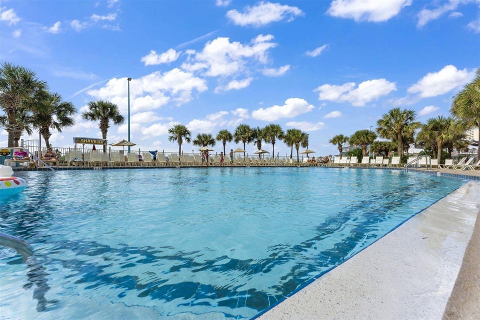 The Summit 132 Hotel in Upper Grand Lagoon