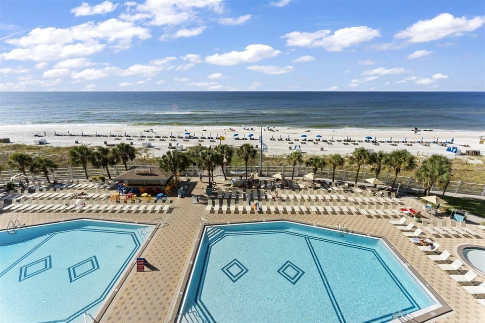 The Summit 615 Hotel in Upper Grand Lagoon