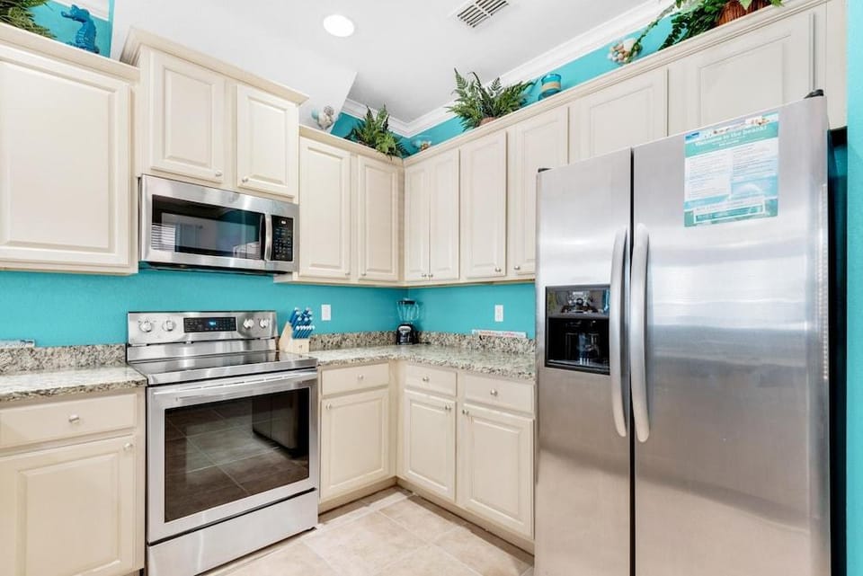 Turquoise Waters Hotel in Destin