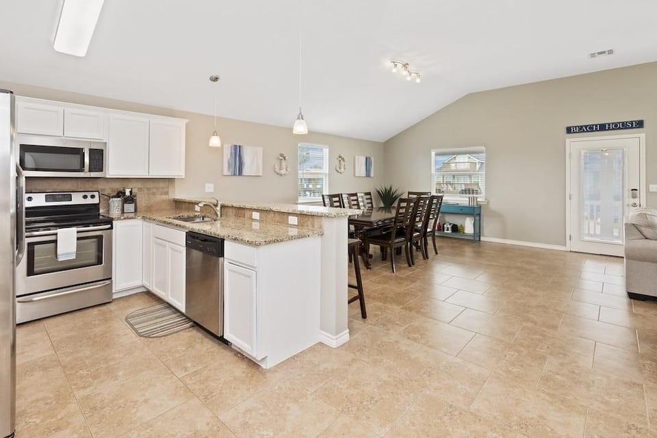 Latitude Adjustment - Private Pool/elevator! Hotel in Port Aransas
