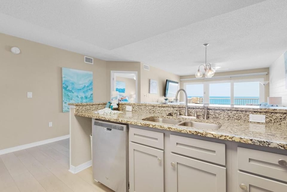 Islander Beach Resort 6012 Hotel in Okaloosa Island