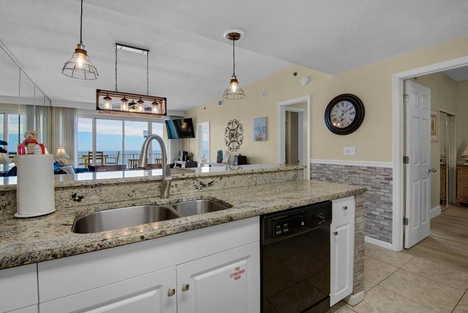 Leeward Key 905- Suite Sea-cret Hotel in Miramar Beach