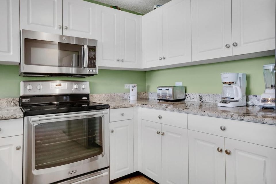 Leeward Key 204 Hotel in Miramar Beach