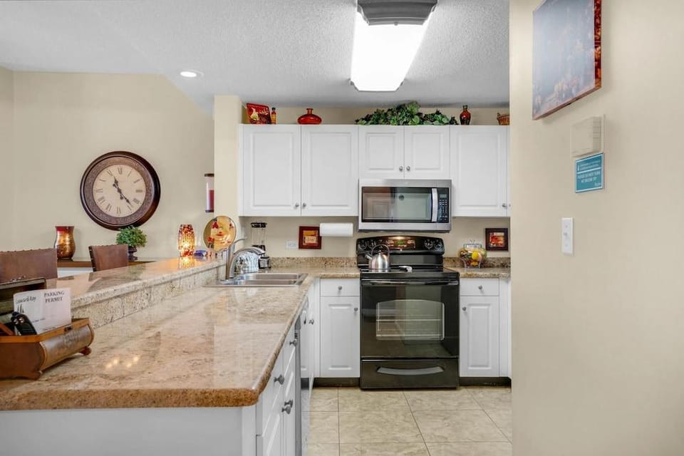 Leeward Key 701 Hotel in Miramar Beach