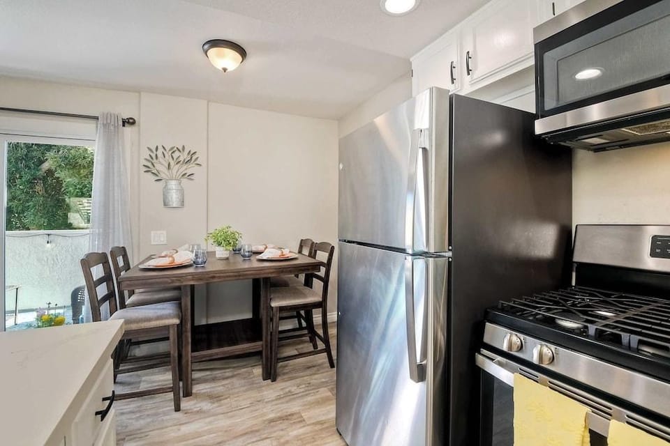 Silver Surf Getaway Hotel in Oceanside