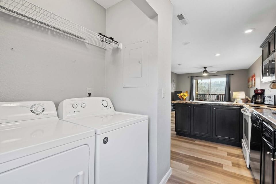Silver Lake Hideaway Chic 2 Bdr, Dog Friendly! Hotel in Indian Point
