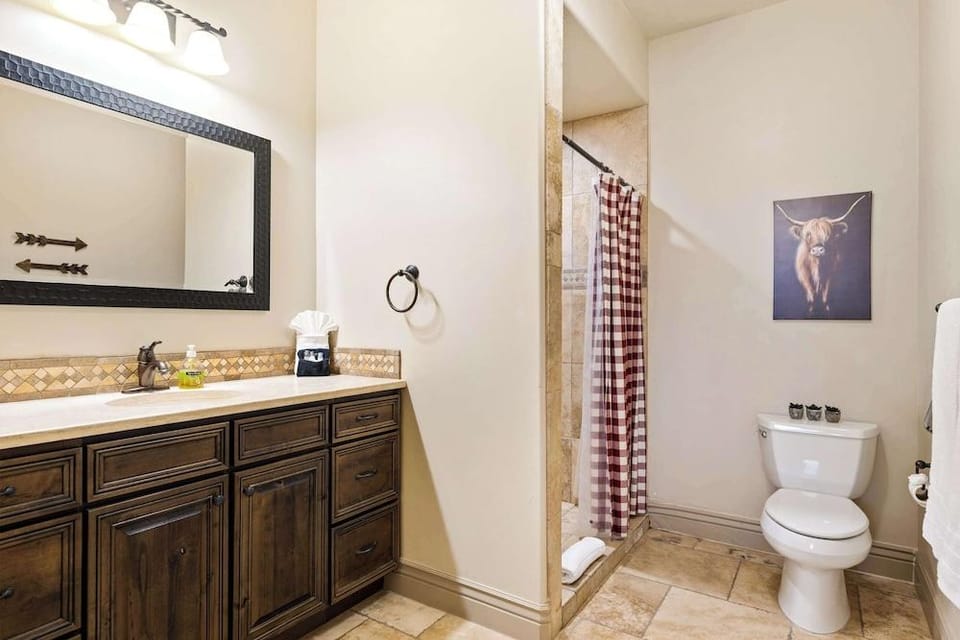 Coral Springs Getaway - Outdoor and Indoor Heated Pool - Close to Zion National Park Hotel in Washington