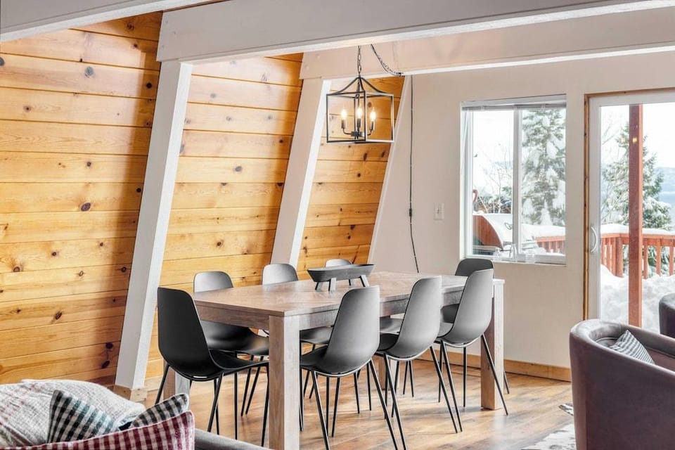Chickaree & Chickadee Buyout by Avantstay 2 Sister Cabins Hotel in Tahoe City