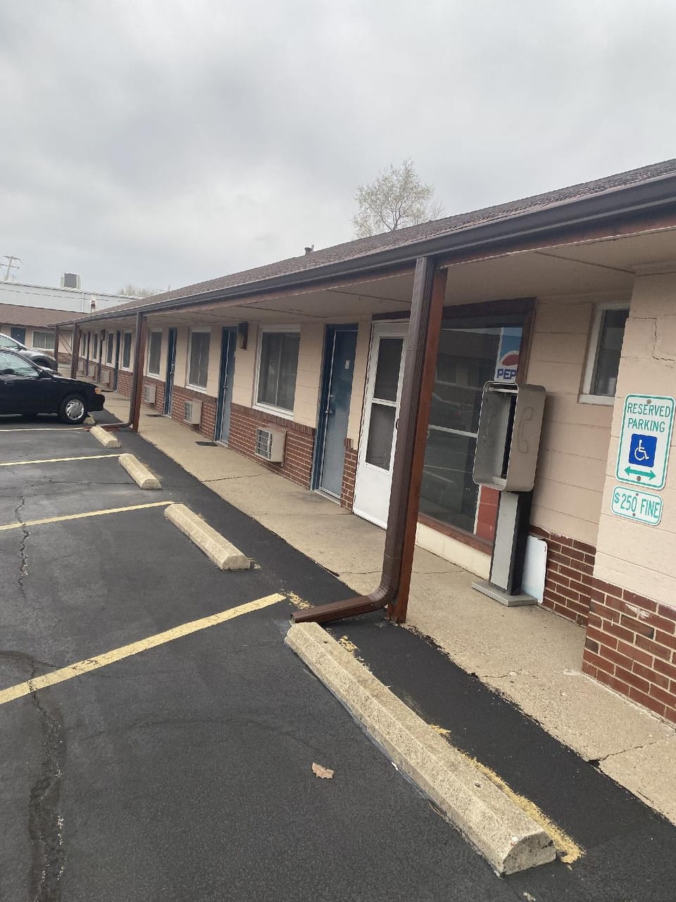 Courtesy Motel Hotel in Urbana