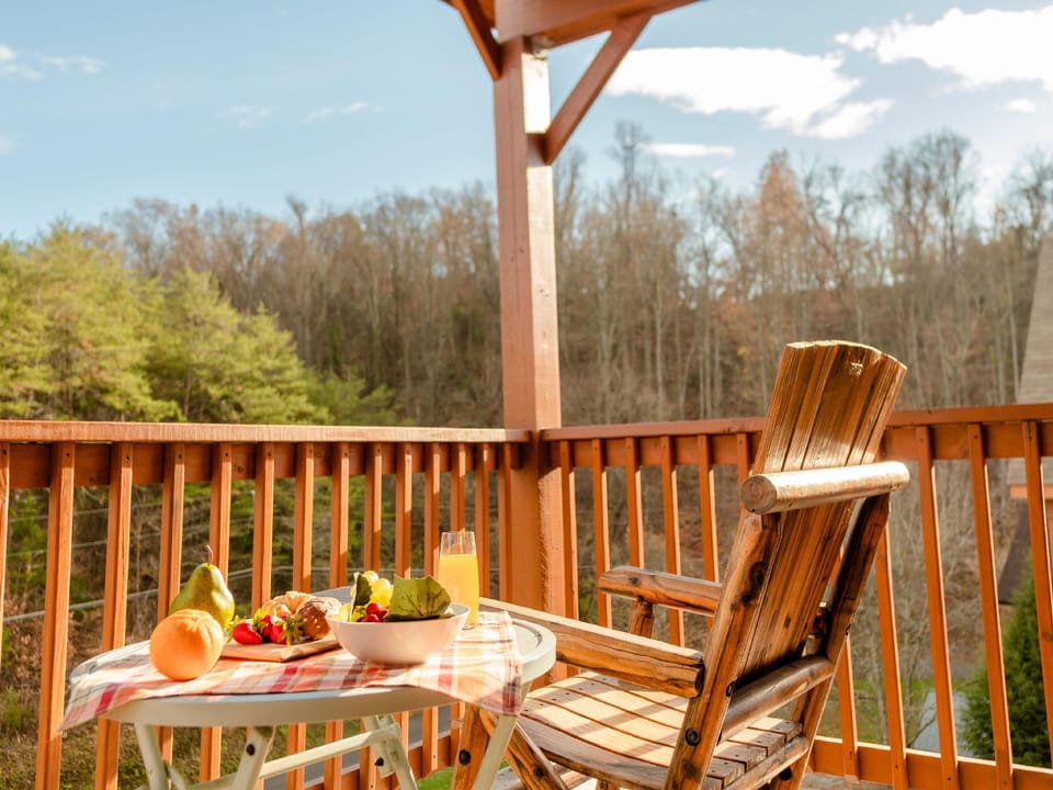 Enchanted Forest Hideaway by Ghosal Luxury Lodging Hotel in Pigeon Forge