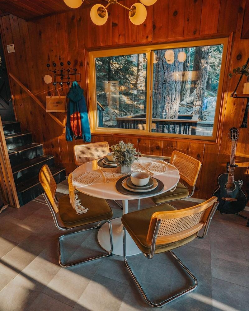 Lightfoot Cabin Hotel in Running Springs