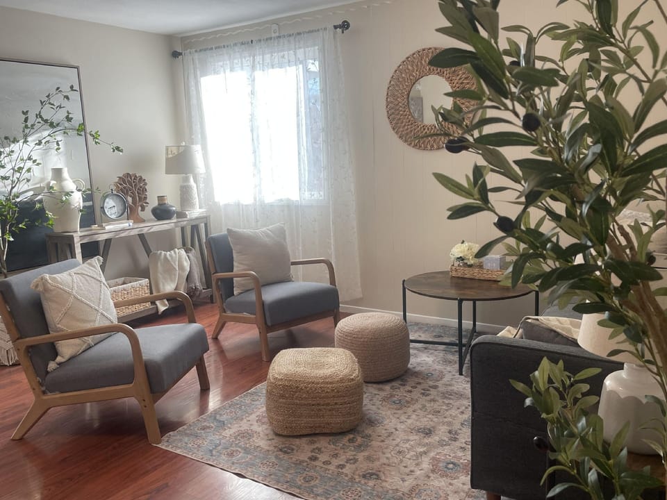 Tao house Hotel in La Verne