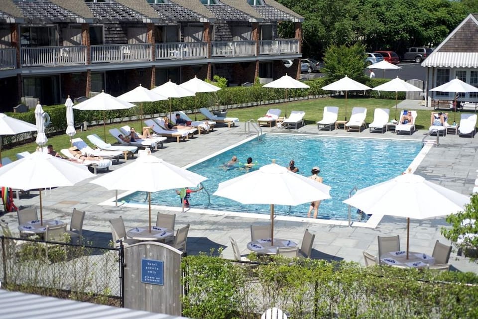 Baron's Cove Hotel in Sag Harbor
