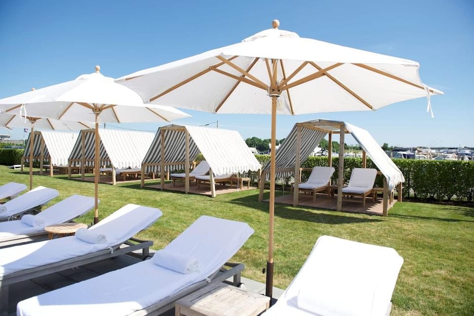 Baron's Cove Hotel in Sag Harbor