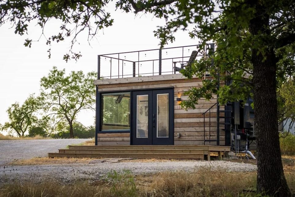 New Wilderness Hideout-cozy Container Home Hotel in Fredericksburg