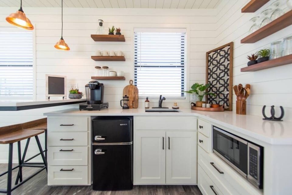New Longhorn Stunning Container Home-in Alpine Hotel in Alpine