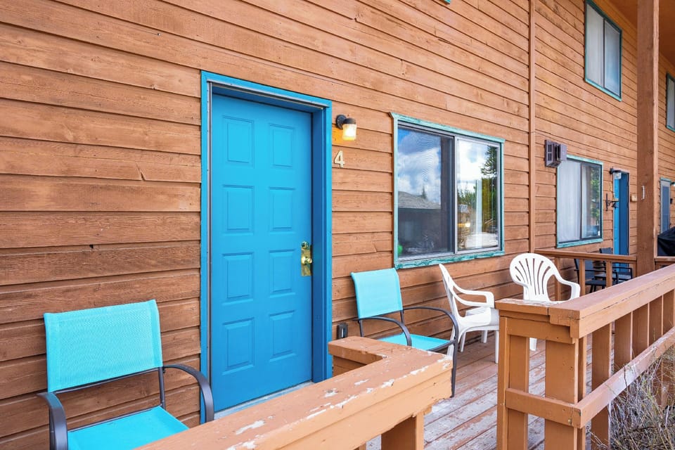 Owl's Nest Hotel in West Yellowstone