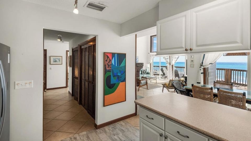 Gulf Front: Steps to Beach ~ Minutes to Rosemary ~ Free Beach Setup! Hotel in Inlet Beach