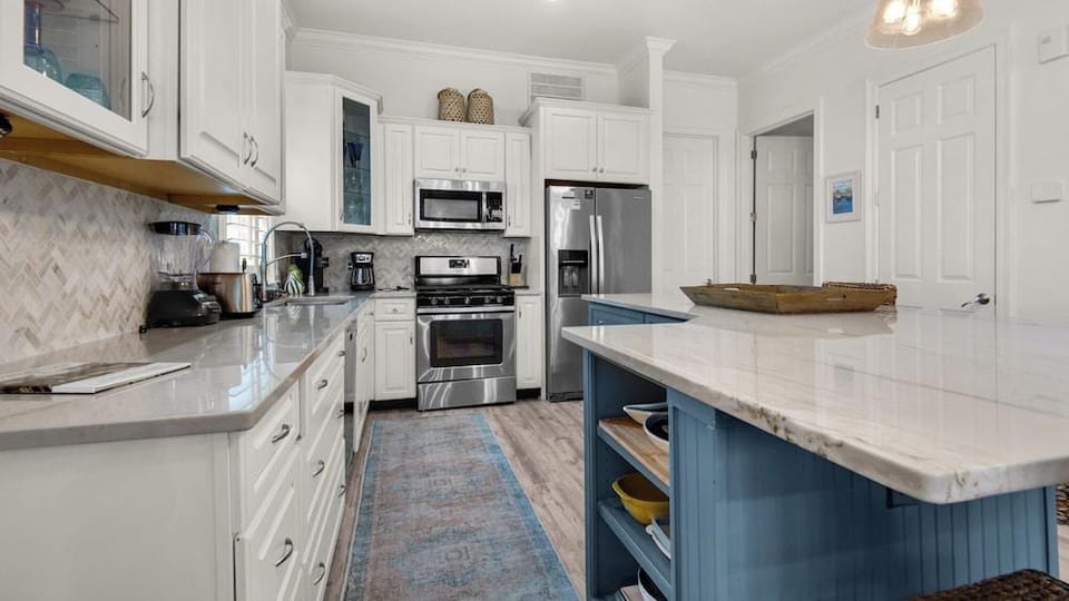 Seacrest Lagoon Pool - Free Tram to Beach - Sleeps 12 Hotel in Rosemary Beach