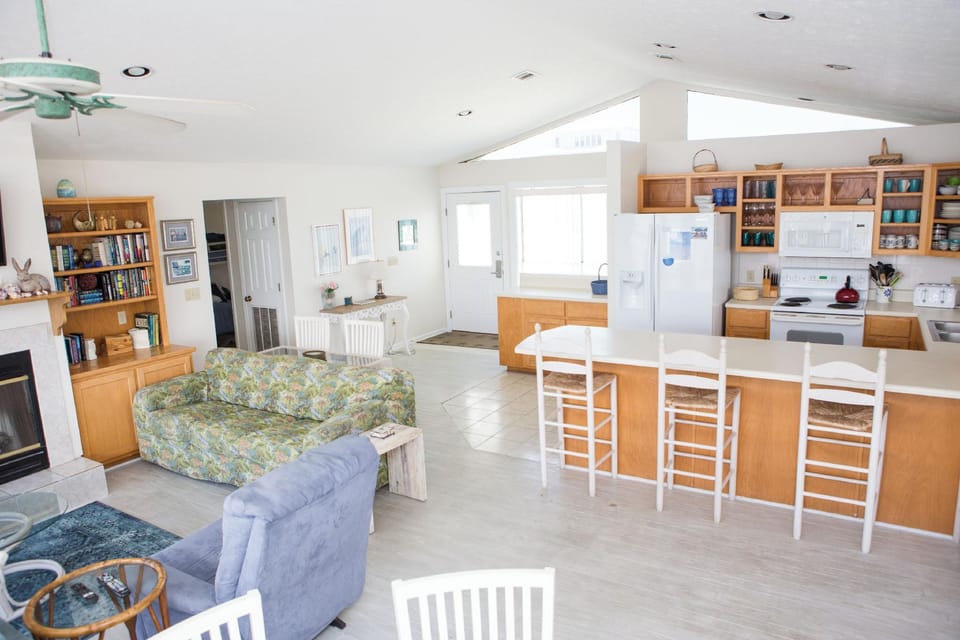 On a Scenic Dune Lake in Seagrove ~ Dog Friendly Hotel in South Walton County