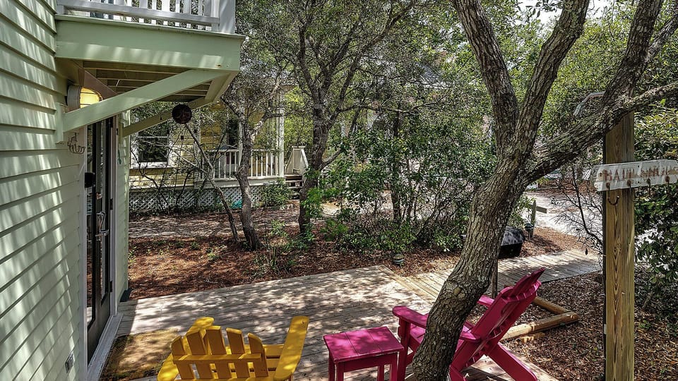 Located in Seaside - Sleeps 4 Hotel in Seaside