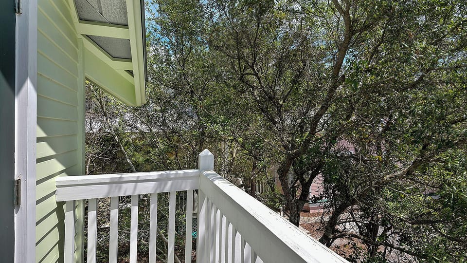 Located in Seaside - Sleeps 4 Hotel in Seaside