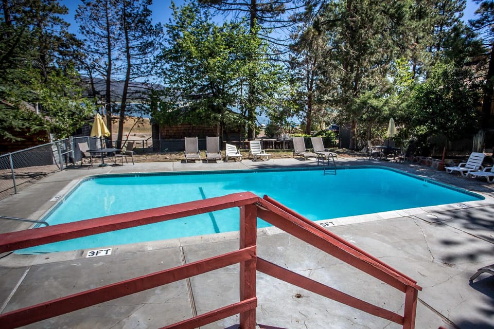 Lakeview #104 Hotel in Big Bear