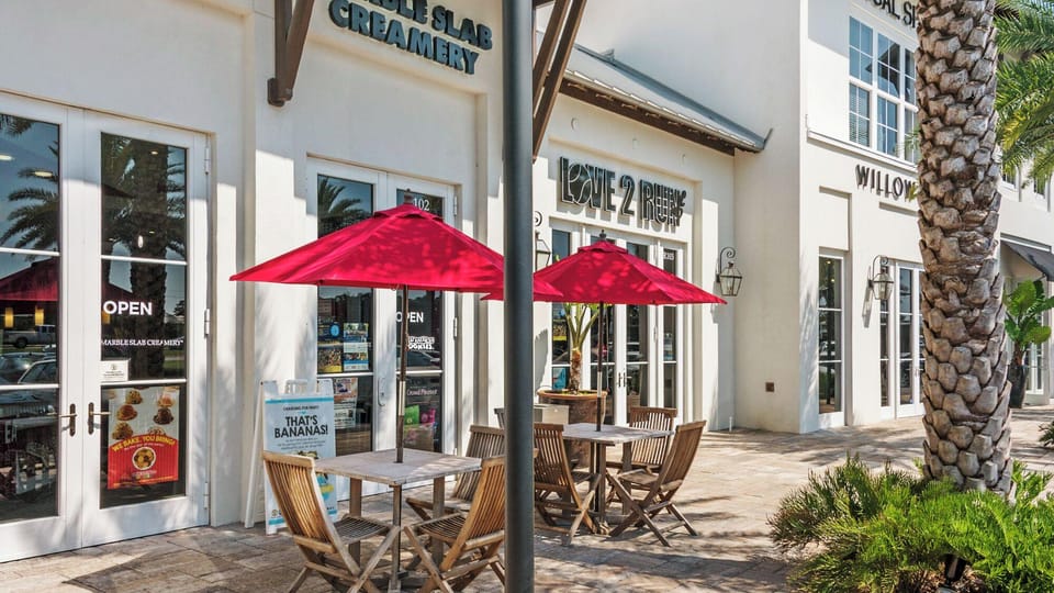 Charming Studio for 2 - Pool Views - Next Door to Alys! Hotel in Rosemary Beach