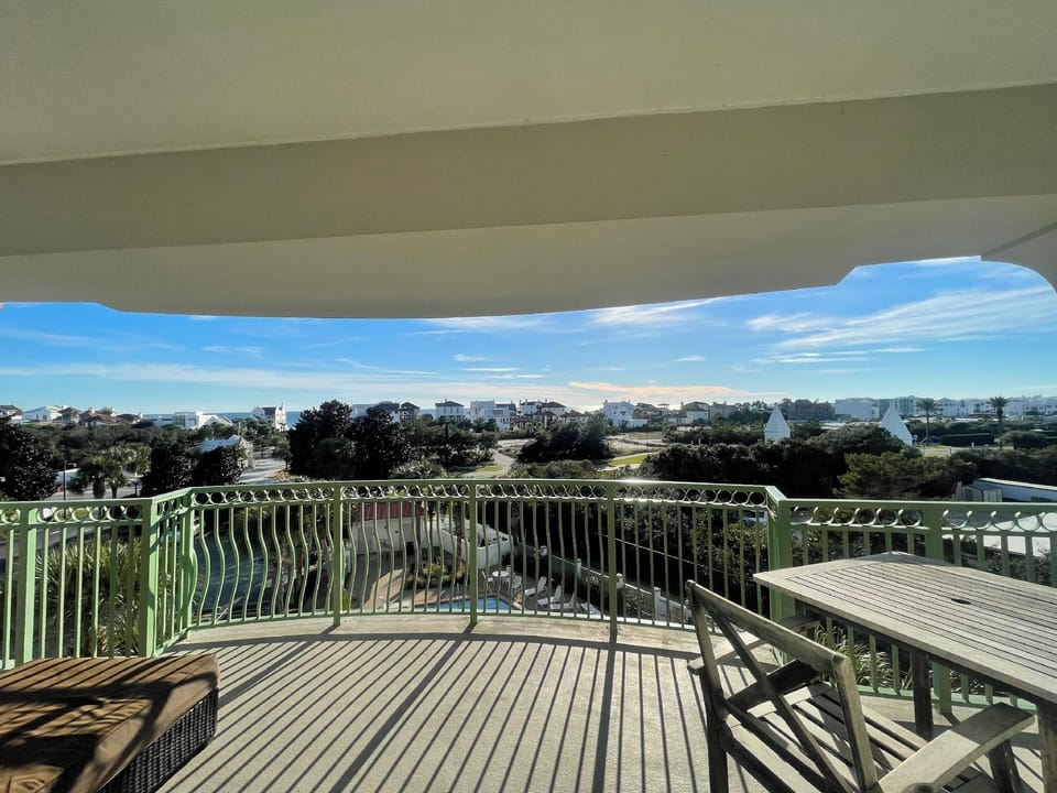 Charming Studio for 2 - Pool Views - Next Door to Alys! Hotel in Rosemary Beach