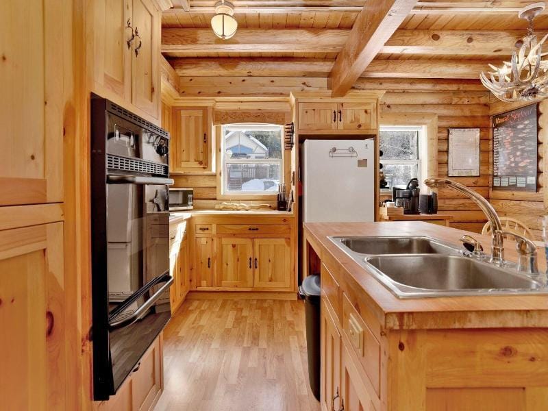 Binky's Mountain Hideaway #2455 Hotel in Big Bear