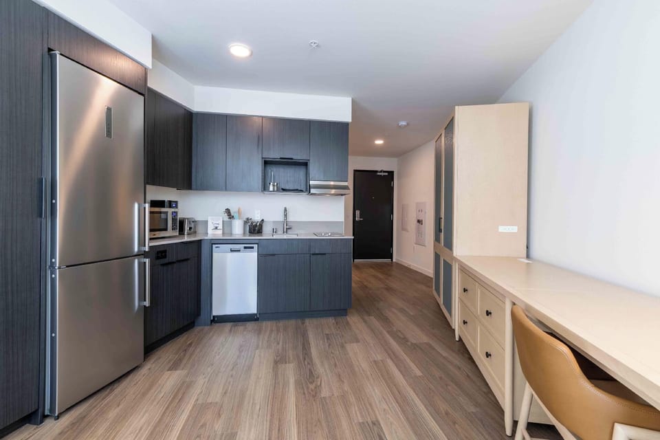 Marina Square Suites Hotel in Bremerton
