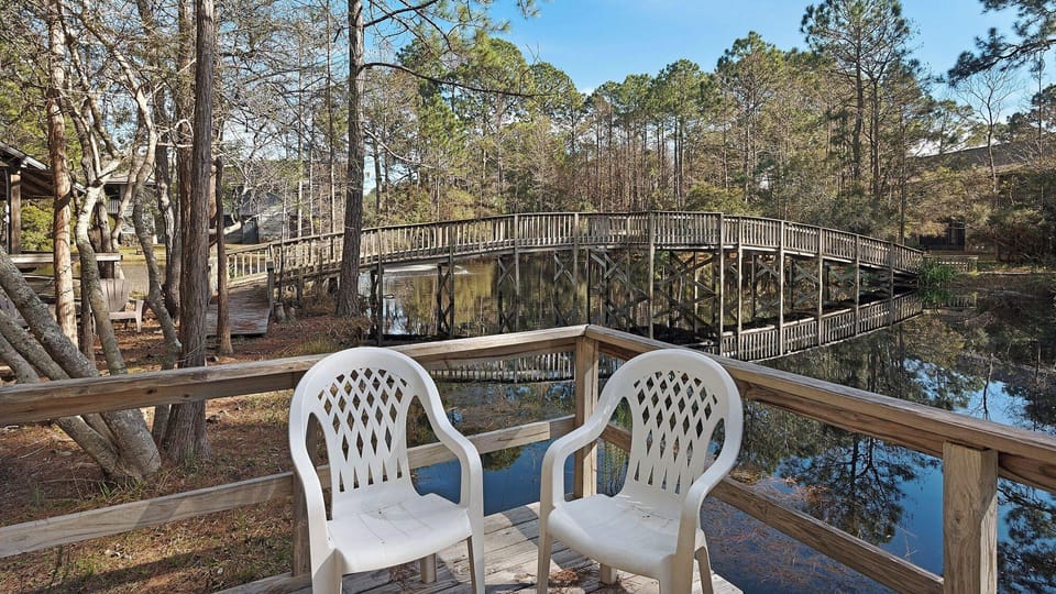 Pool + Tennis & Nature Trails & 6 Minutes to Beach Hotel in South Walton County