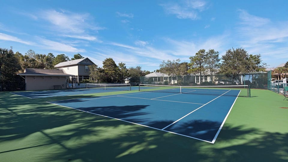 Pool + Tennis & Nature Trails & 6 Minutes to Beach Hotel in South Walton County