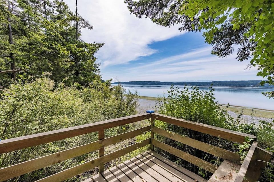 The Cottage at Herons Roost by Avantstay Hotel in Camano Island