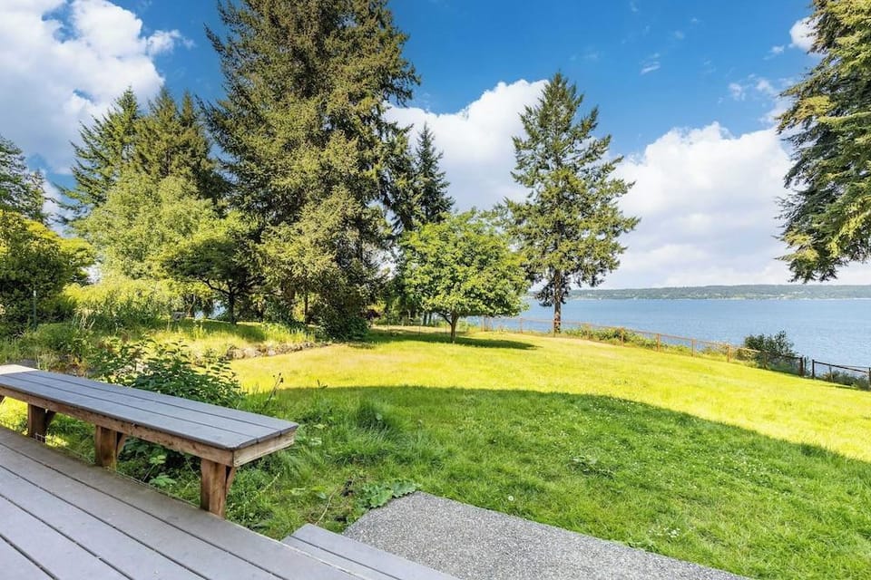Langley by the Sea by Avantstay Panoramic Vistas Hotel in Camano Island