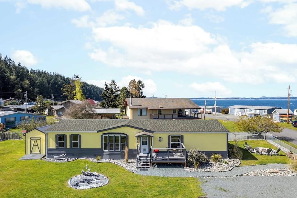 Sunny by the Sound by Avantstay Coastal Escape Hotel in Whidbey Island