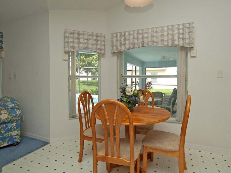 Greater Groves-4 Bedrooms Home W/pool-5204GG Home by RedAwning Hotel in Four Corners