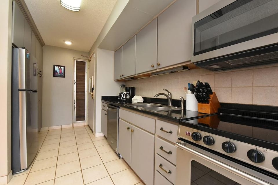 Maui Kaanapali S #a517 Studio Bedroom Condo by RedAwning Hotel in Kaanapali
