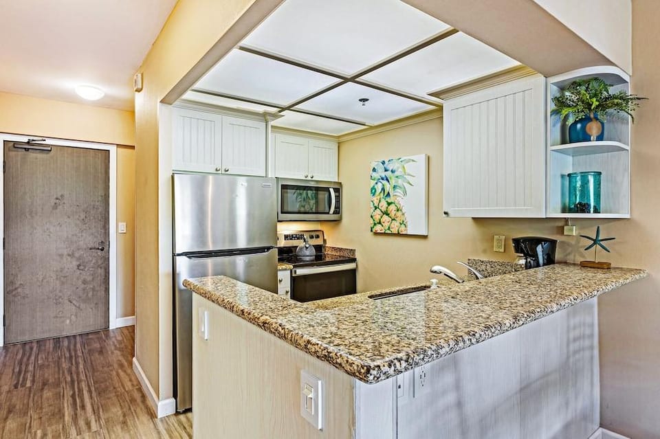 Whaler 518 Oceanview Studio Condo Condo by RedAwning Hotel in Kaanapali